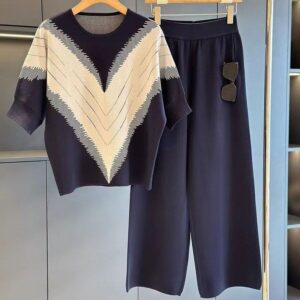 Elegant Navy Blue and Cream Knit Co-ord Set – Top and Wide-Leg Pants
